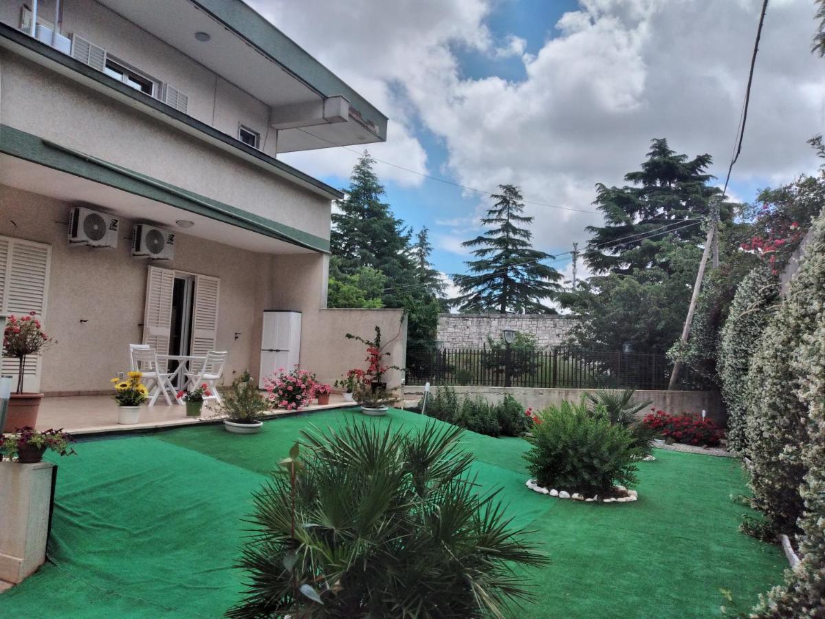 Casa di Tina Hotel Castellana Grotte Bagian luar foto