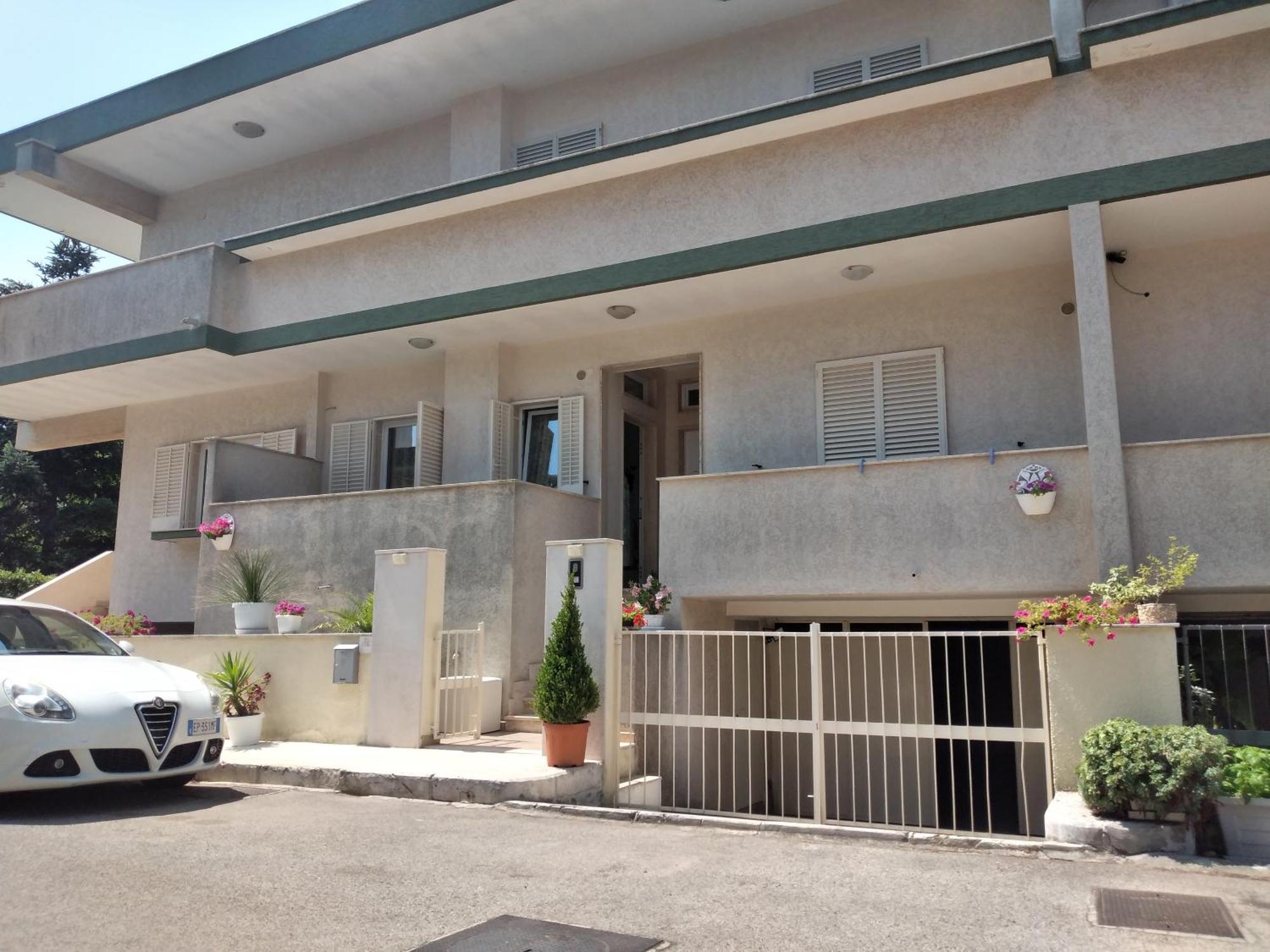 Casa di Tina Hotel Castellana Grotte Bagian luar foto